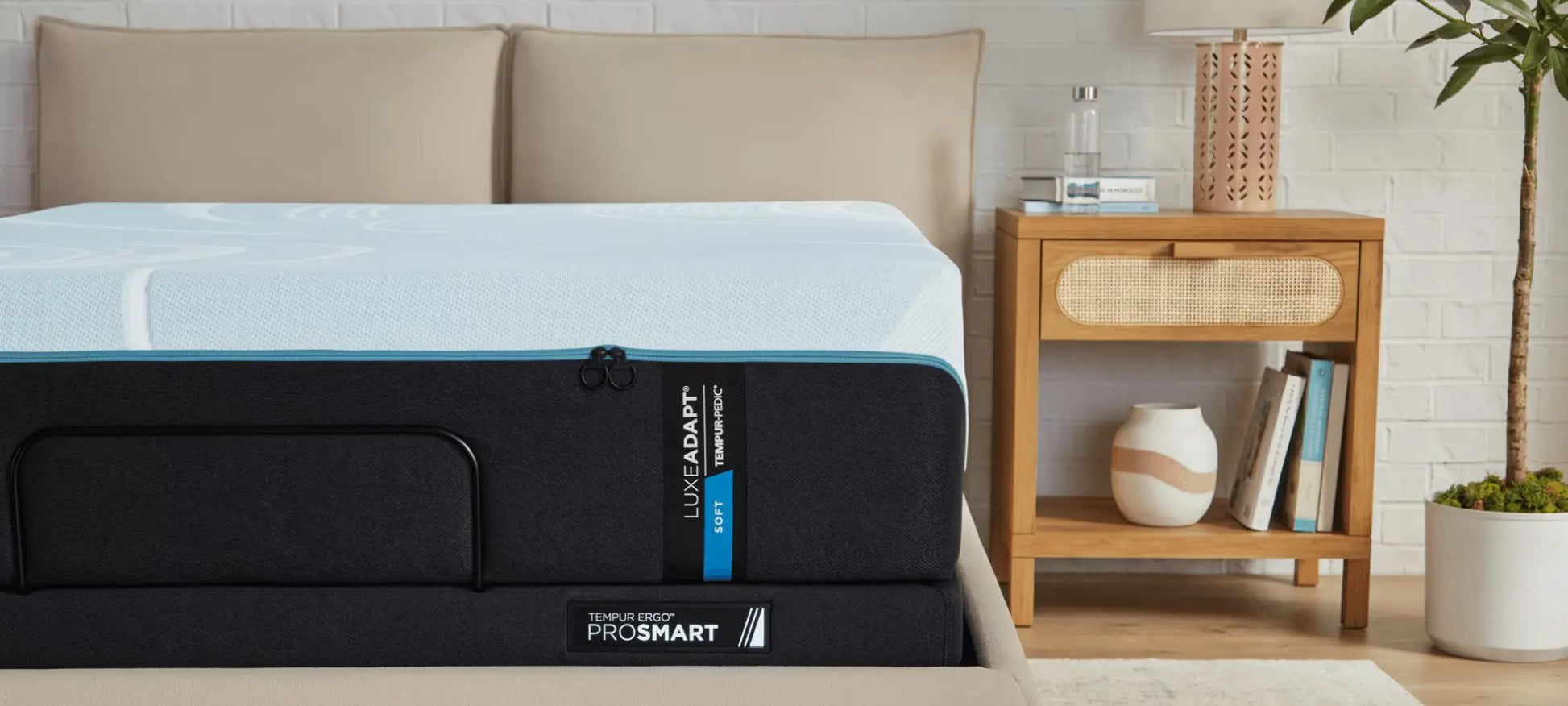 Soft queen-sized TEMPUR-LuxeAdapt mattress by Tempur-Pedic with ergonomic design and smart features, shown in the image.