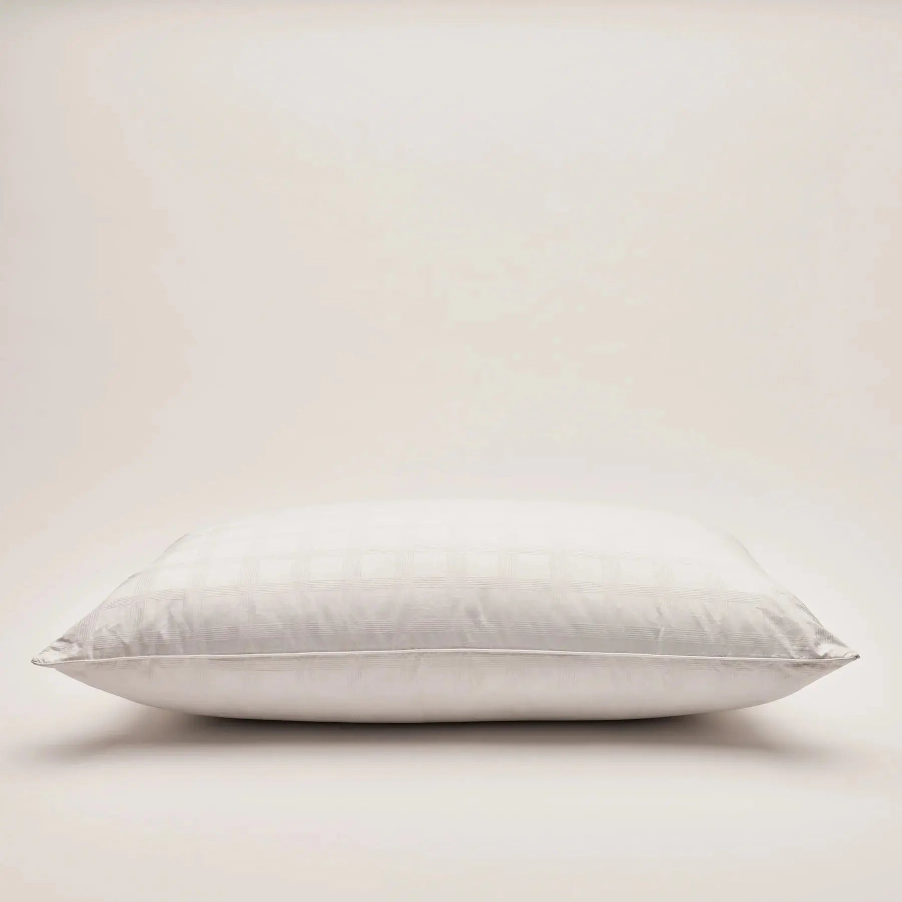 Vispring English Duck Down and Feather Luxury Pillow Vispring